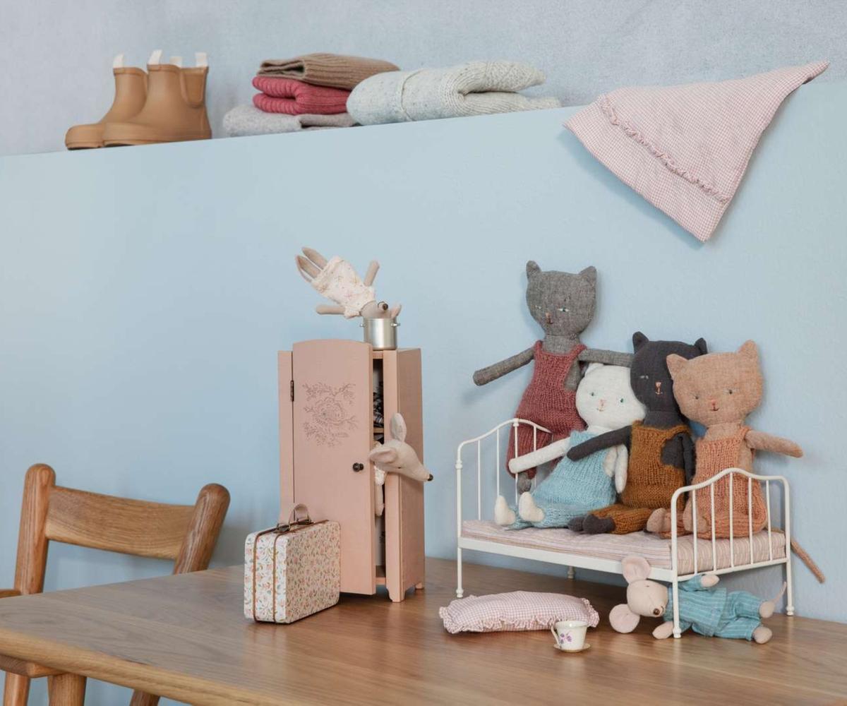 Miniatur-Schrank Lichtrosa von Maileg - 4 - Jacobsen Plus