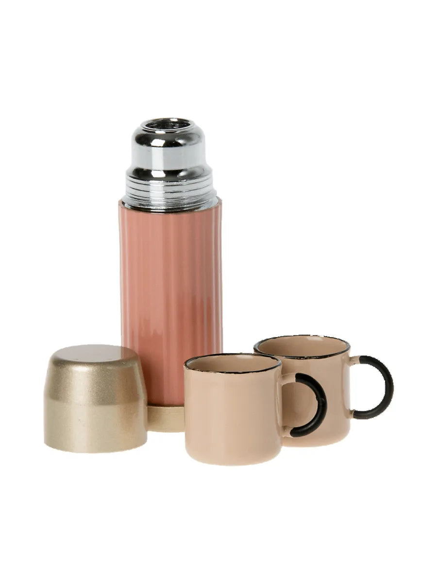 Miniatur-Thermokrug und Tassen von Maileg - 1 - Jacobsen Plus