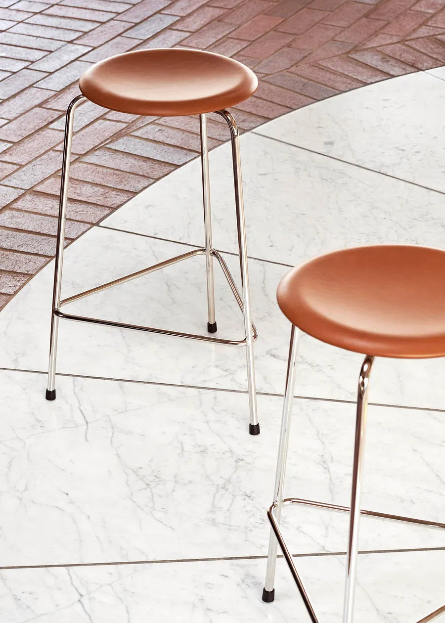 Dot Barhocker, Walnuss von Arne Jacobsen - 2 - Jacobsen Plus