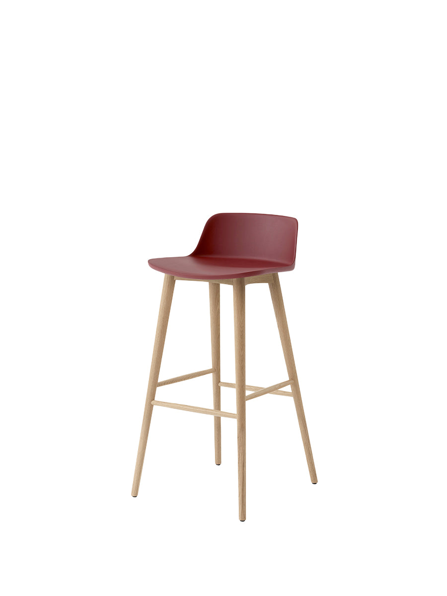 Rely HW123 bar stool, oak fra &Tradition - Red Brown - Jacobsen Plus