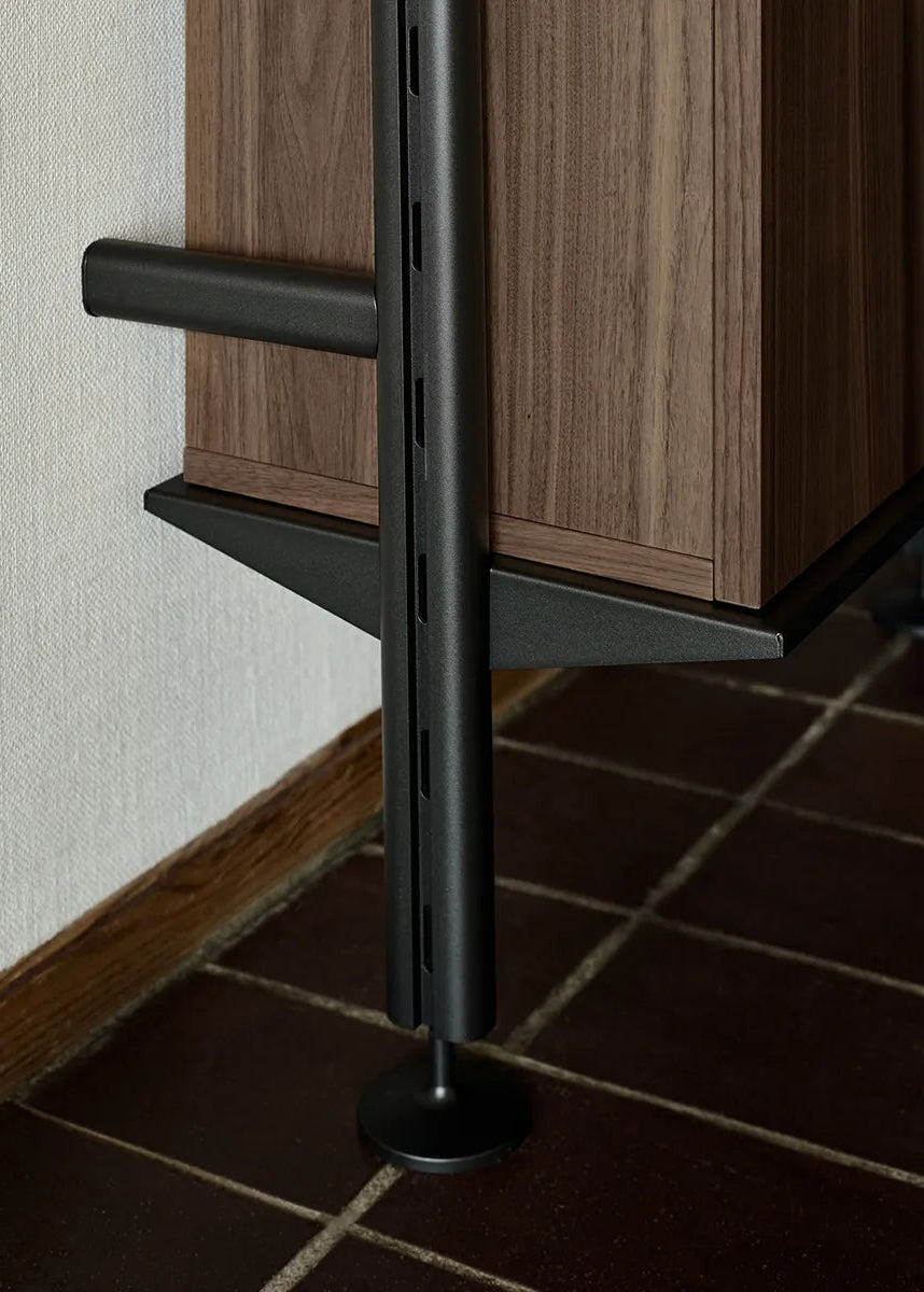 Pira G2 Floor-to-Wall Shelving Bundle B fra String - 2 - Jacobsen Plus