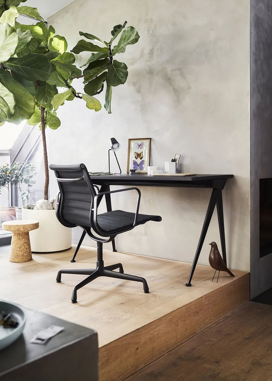 Aluminium Chair EA 117 Bürostuhl, Schwarz Leder von Vitra - 2 - Jacobsen Plus