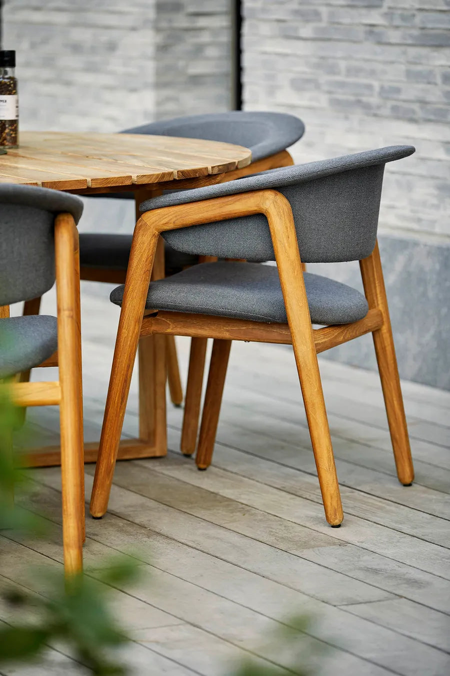 Luna Stuhl, Teak/Grau von Cane-line - 3 - Jacobsen Plus