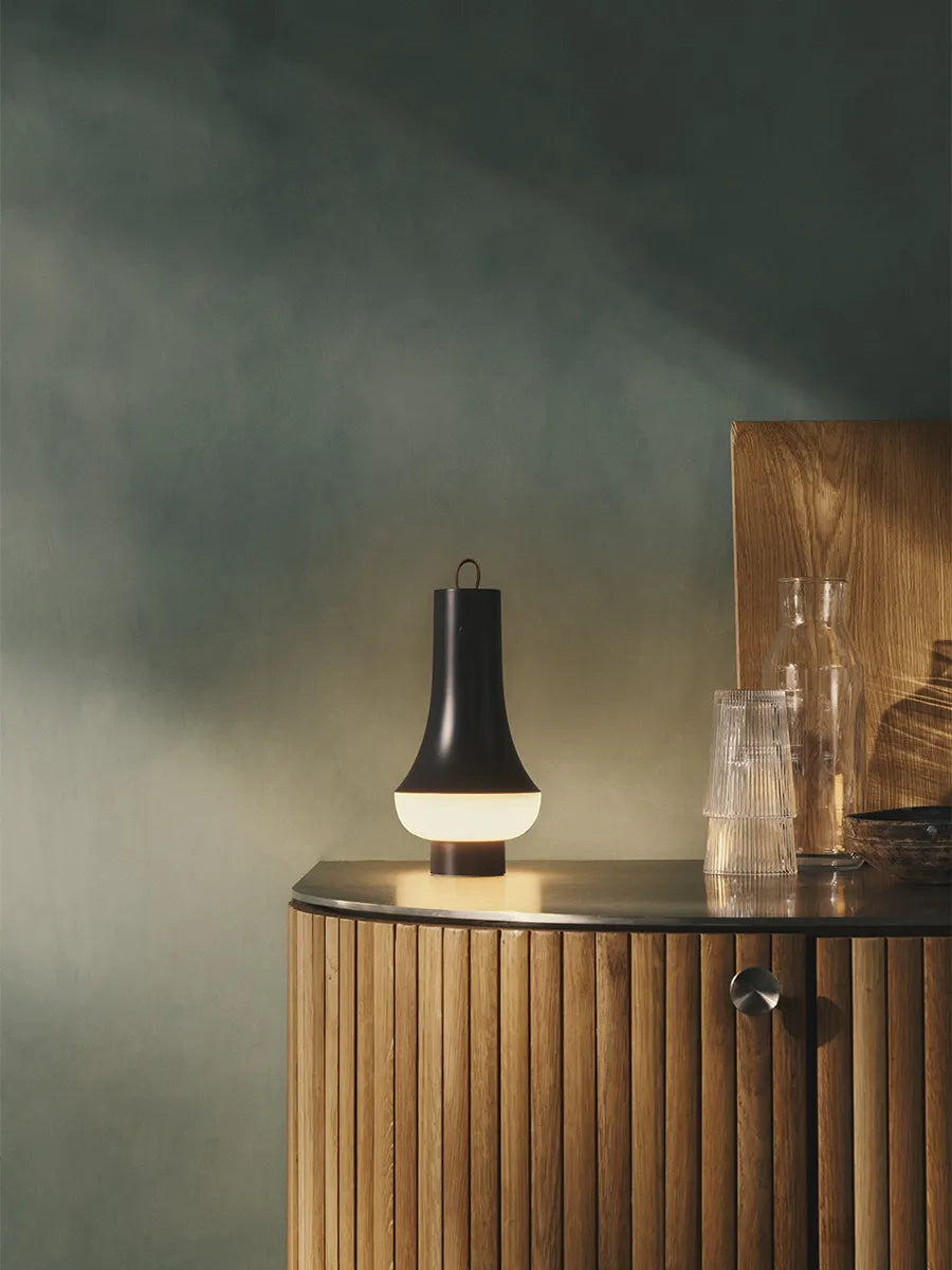 Tomoshi Portable, dunkelbraun von Louis Poulsen - 3 - Jacobsen Plus