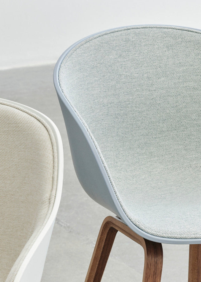 About a Chair AAC22 Vorderseite gepolstert, Weiß Schale von HAY - 2 - Jacobsen Plus
