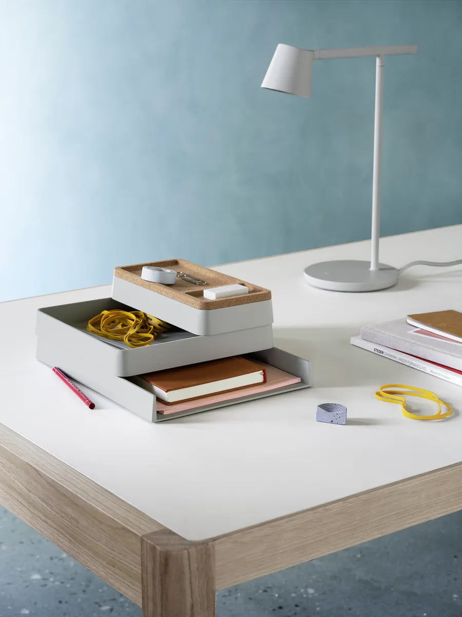 Arrange Desktop, grau von Muuto - 2 - Jacobsen Plus