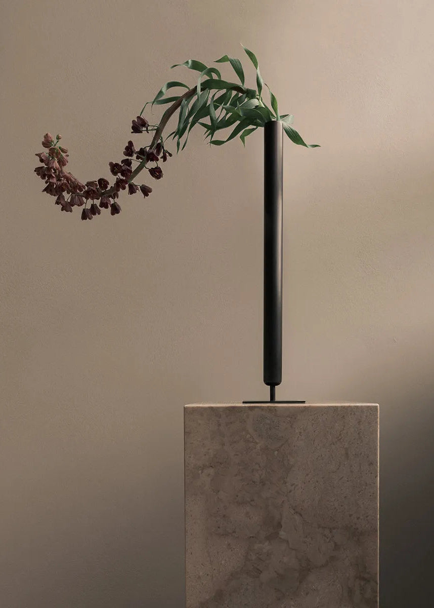 Stance Vase H50 von Audo Copenhagen - 2 - Jacobsen Plus
