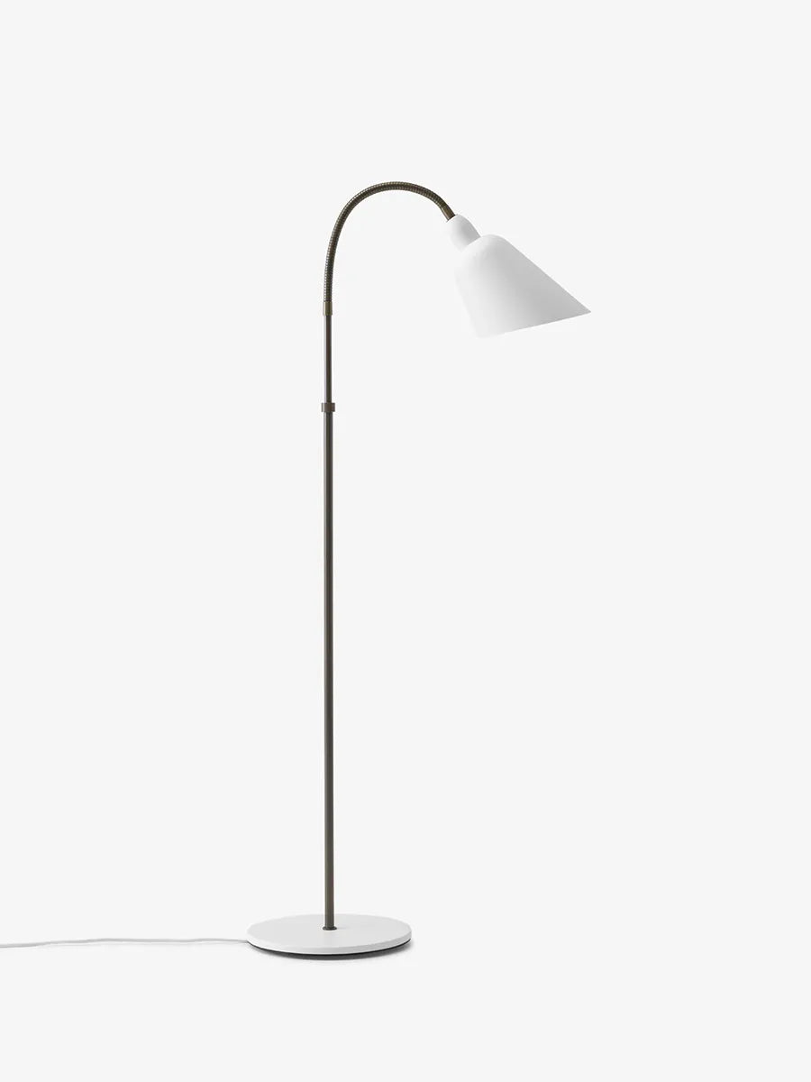 AJ7 Bellevue Stehleuchte von Arne Jacobsen - Weiß & Bronze Messing - Jacobsen Plus