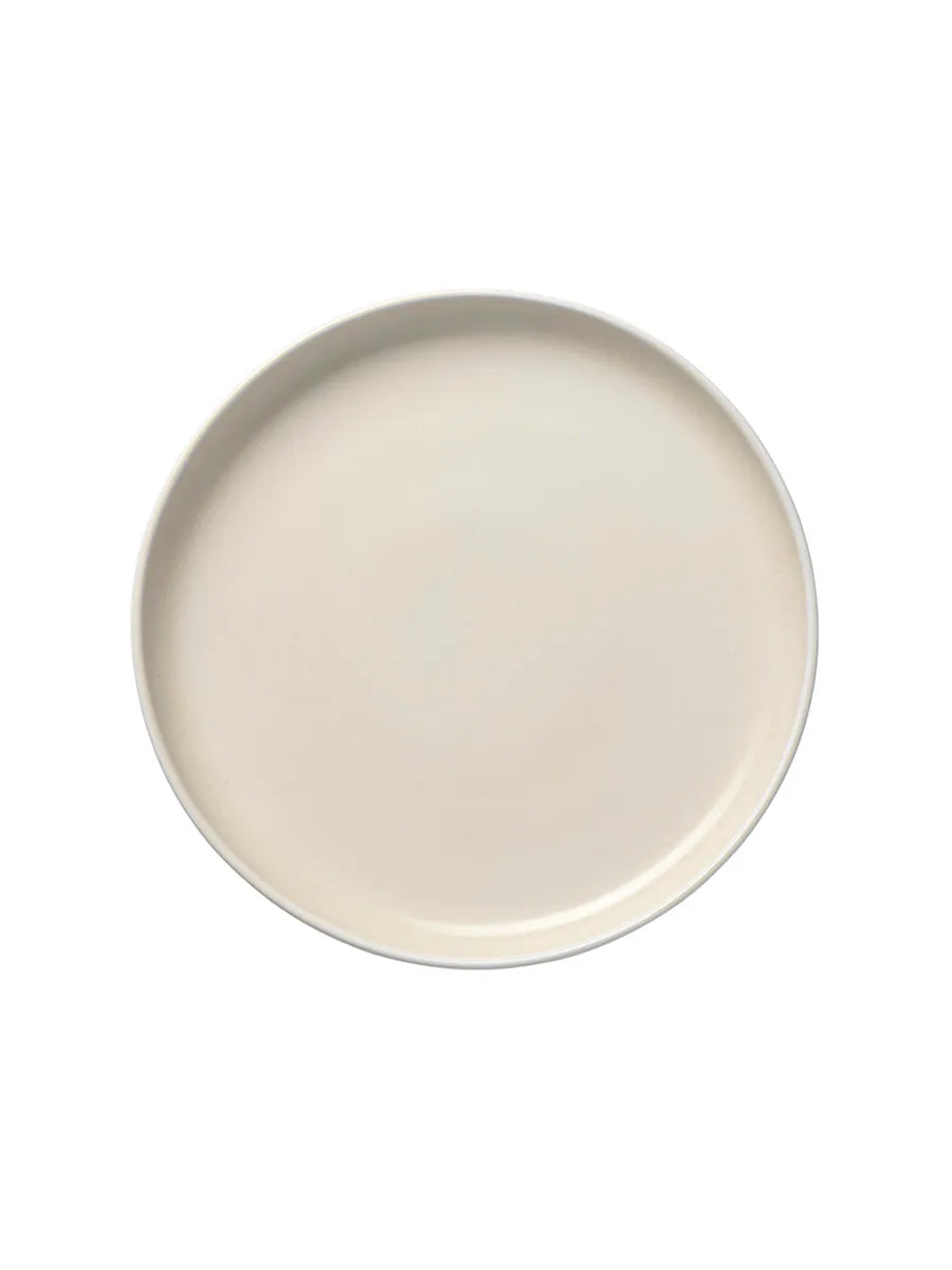 Pisu 16 Plate, vanilla white von Louise Roe - 1 - Jacobsen Plus