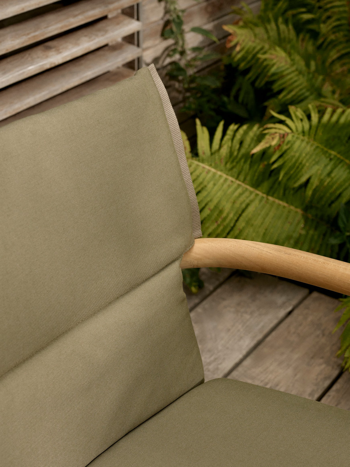 E018 Embrace Outdoor Lounge-Sessel von Carl Hansen & Søn - 7 - Jacobsen Plus