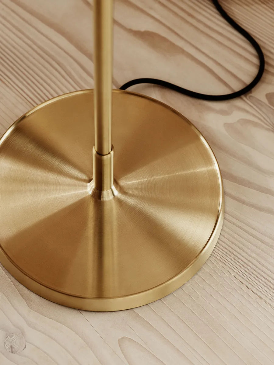 Clam™ Stehleuchte von Fritz Hansen - 5 - Jacobsen Plus