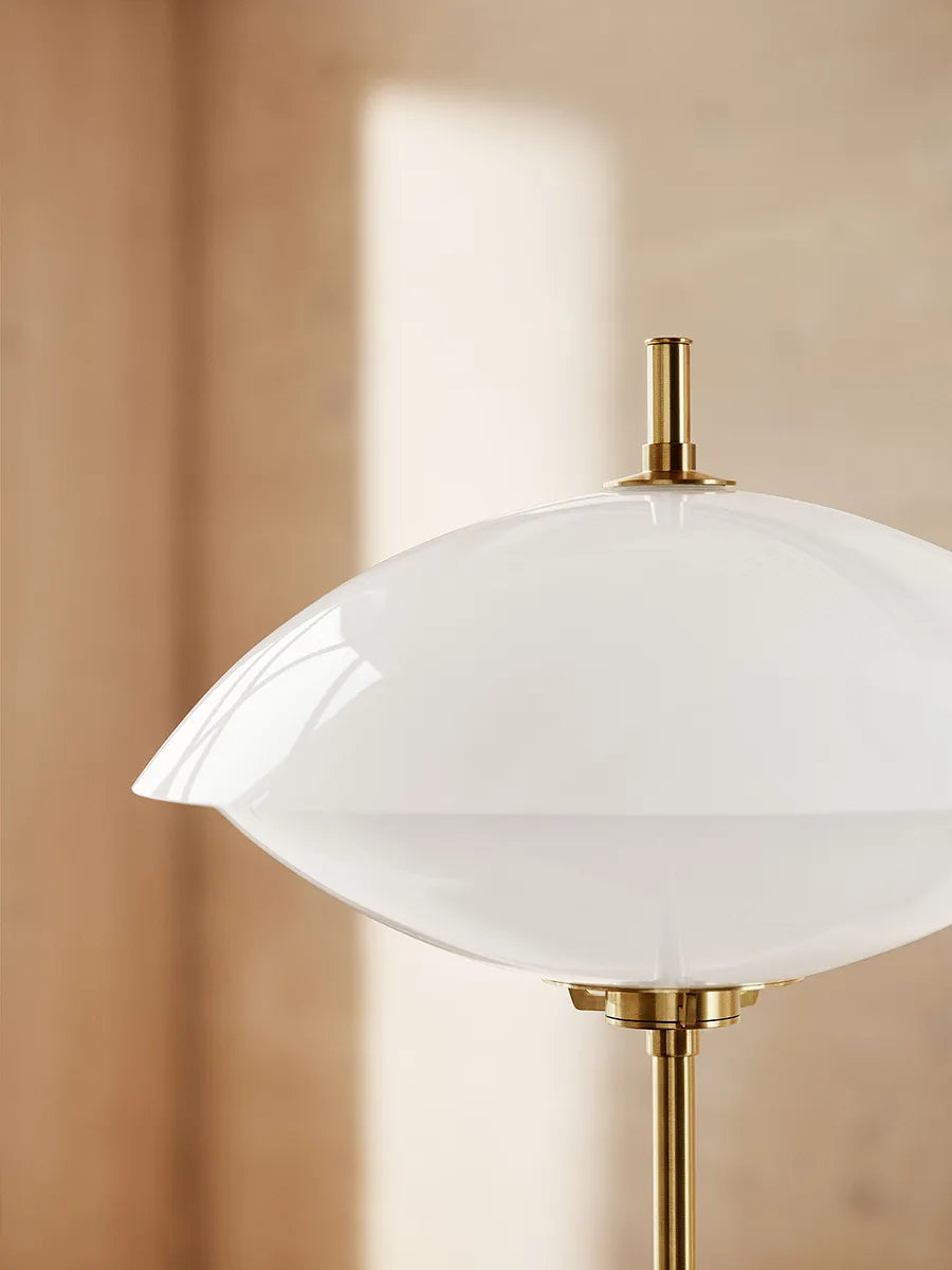 Clam™ Stehleuchte von Fritz Hansen - 3 - Jacobsen Plus