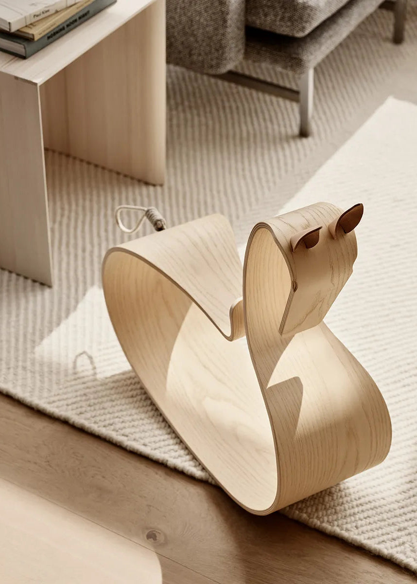 Rocking Horse, Esche von Fritz Hansen - 2 - Jacobsen Plus