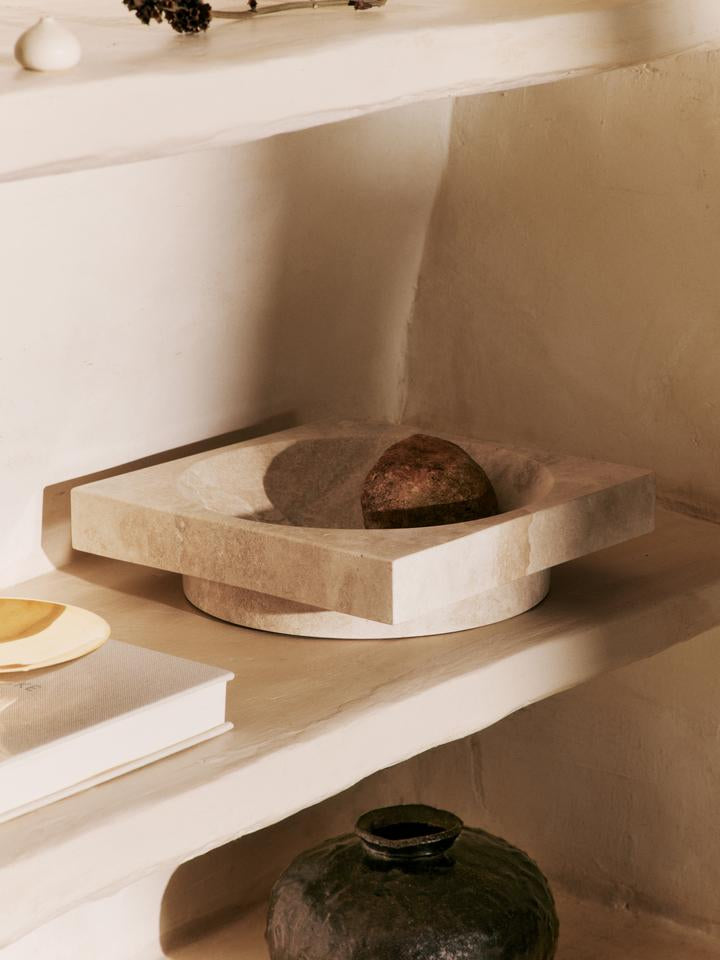 Hew low centrepiece, Travertin von Ferm Living - 2 - Jacobsen Plus