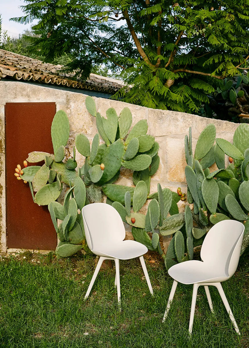 Beetle Outdoor Speisestuhl von GUBI - 2 - Jacobsen Plus