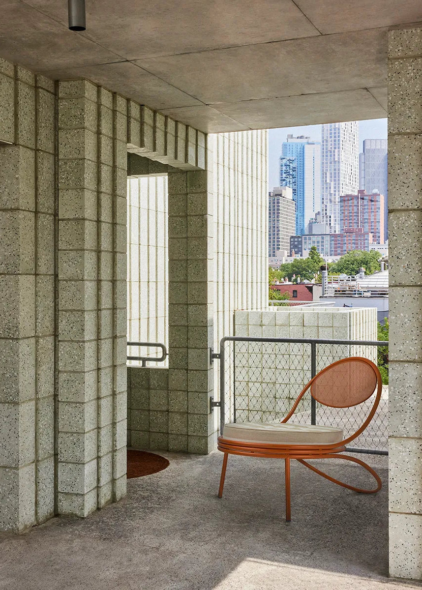 Copacabana Lounge Chair, international orange von GUBI - 2 - Jacobsen Plus