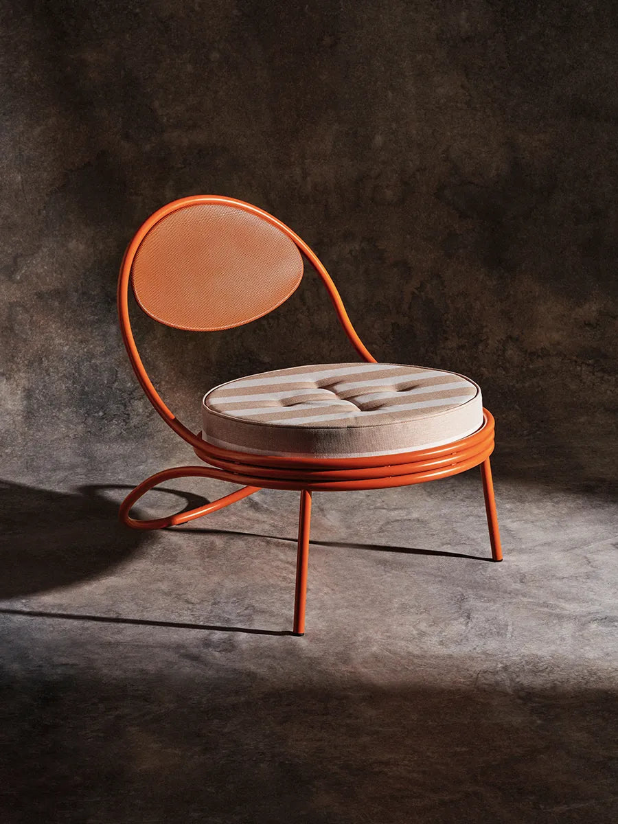 Copacabana Lounge Chair, international orange von GUBI - 3 - Jacobsen Plus