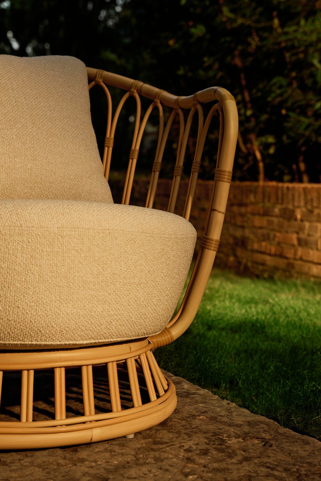Grace Outdoor Lounge Chair fra GUBI - 6 - Jacobsen Plus