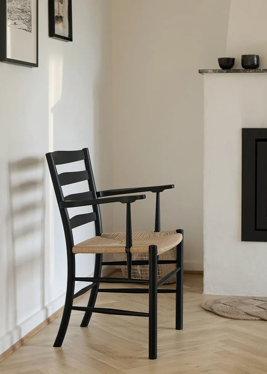 The Klint Armchair, schwarzlackierte Eiche von Fredericia Furniture - 2 - Jacobsen Plus