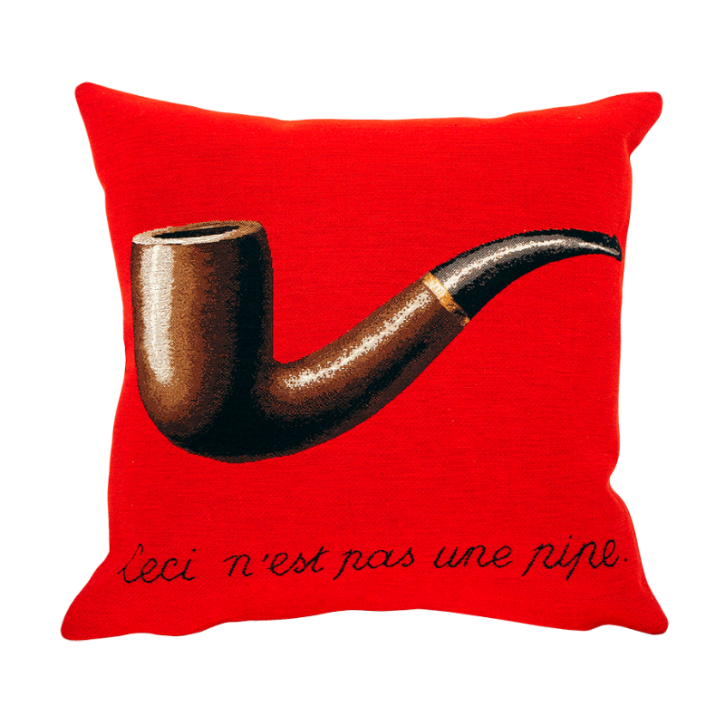 Magritte La trahison des images rouge Kissen fra Poulin Design - 1 - Jacobsen Plus