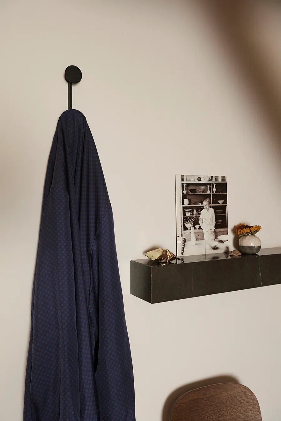 Plinth Shelf Grey Kendzo Marmor von Audo Copenhagen - 2 - Jacobsen Plus
