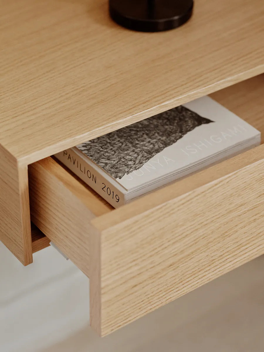 Tana Wandmontierte Nachtkonsole, Eiche von New Works - 4 - Jacobsen Plus