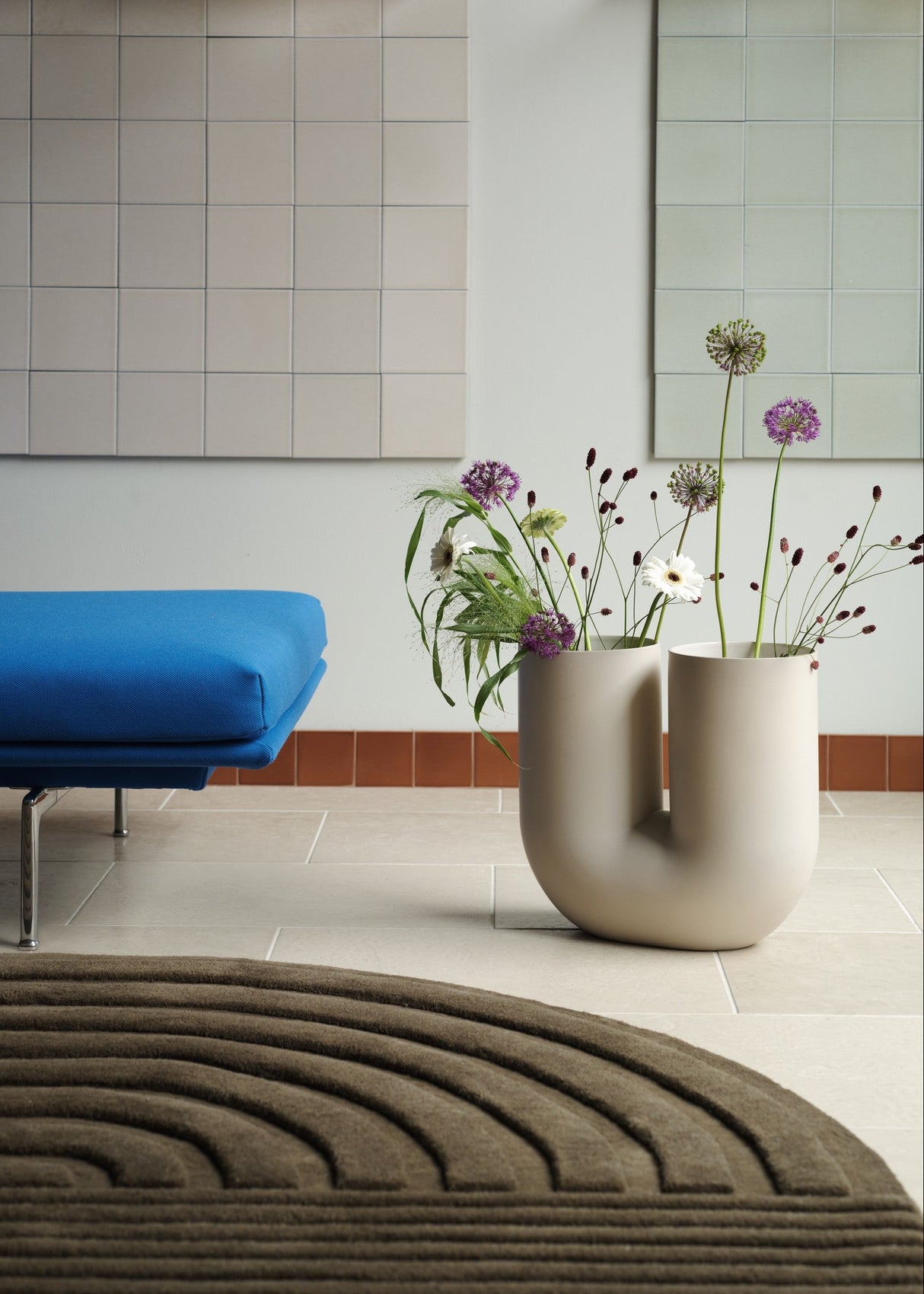 Kink Vase H 39 cm, Sand von Muuto - 3 - Jacobsen Plus