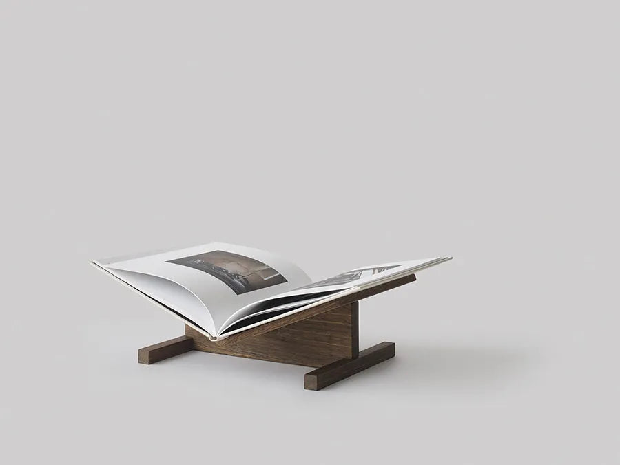Page Bookstand, Smoked Oak von New Mags - 2 - Jacobsen Plus