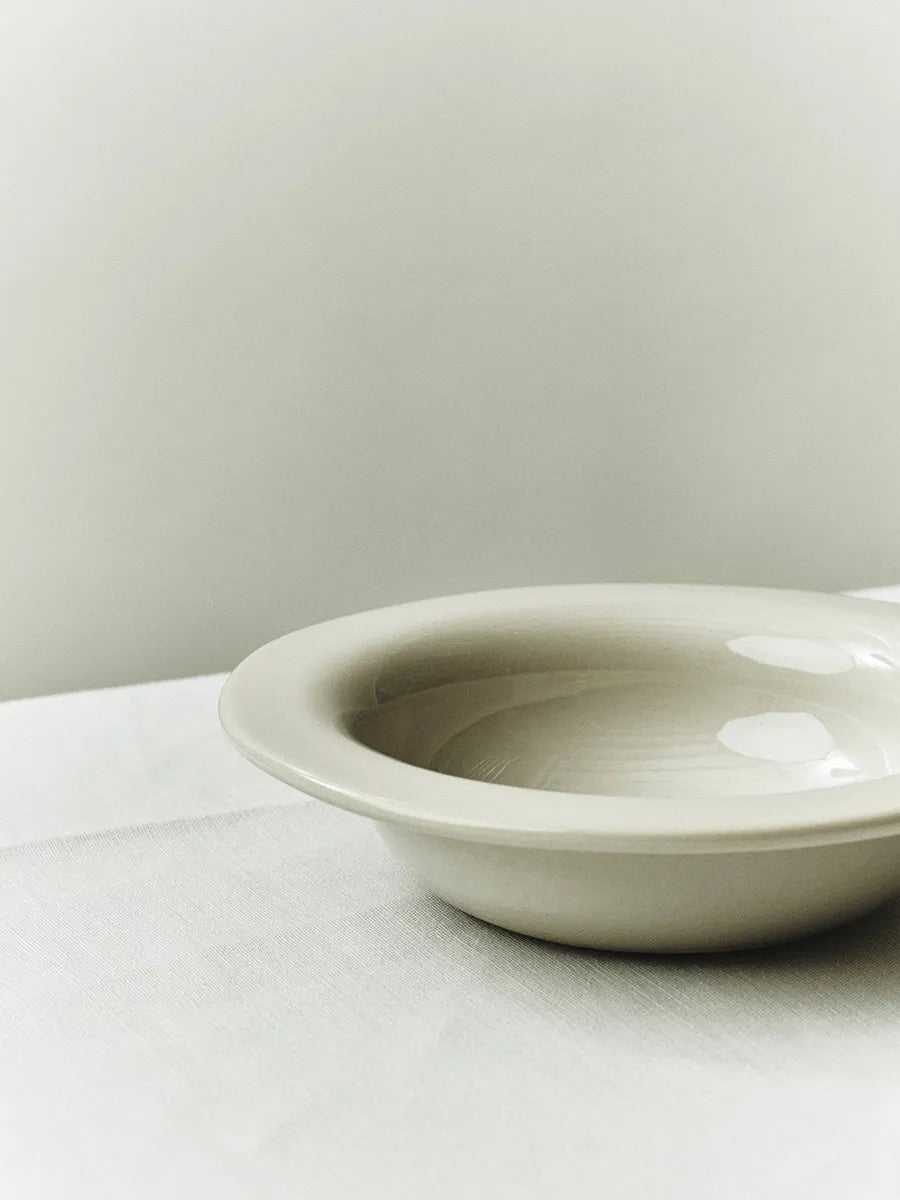 S.R. Large Shallow Bowl von Louise Roe - 2 - Jacobsen Plus
