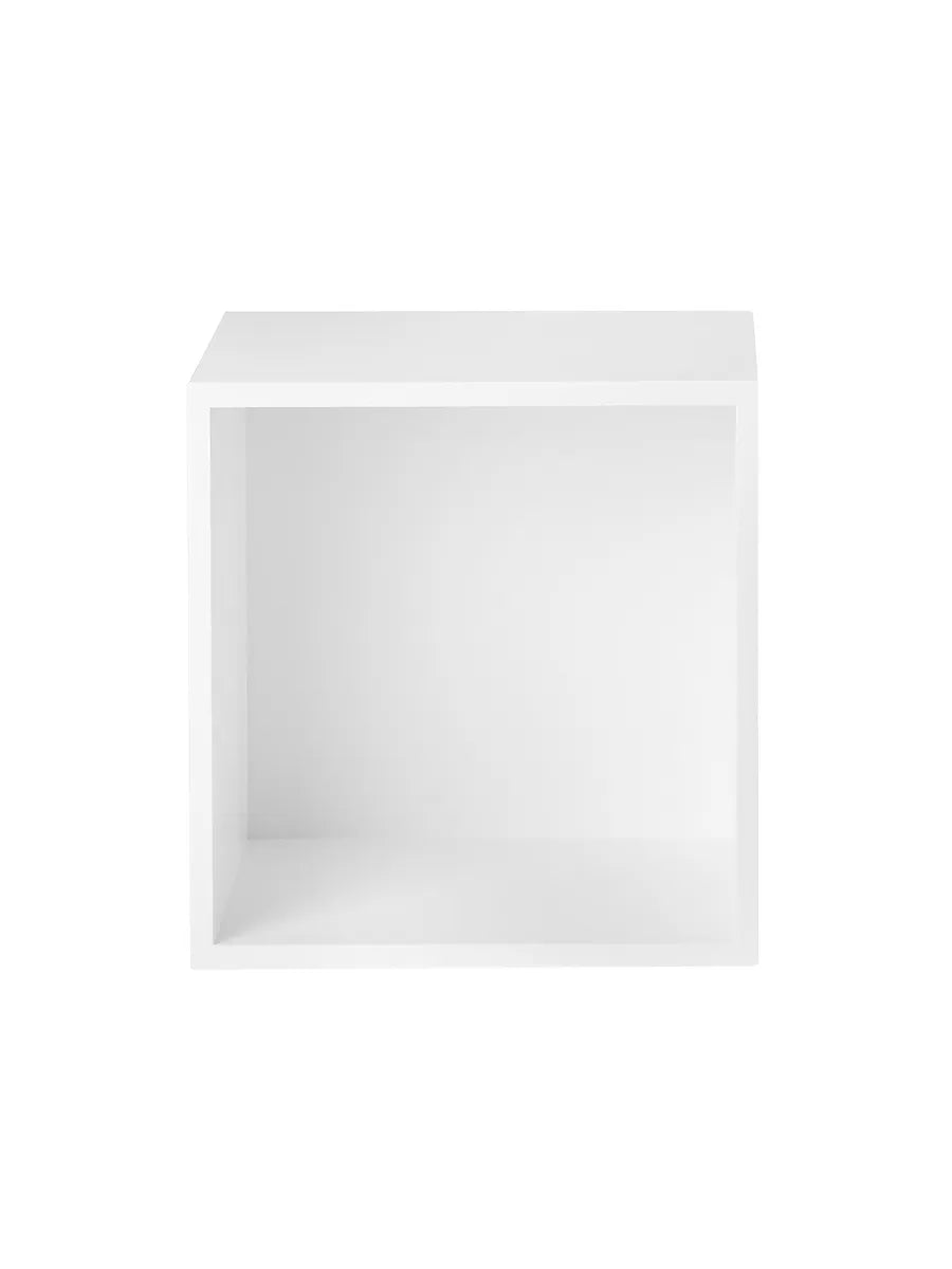 Stacked Regal, medium von Muuto - Weiß / Geschlossen (mit Rücken) - Jacobsen Plus