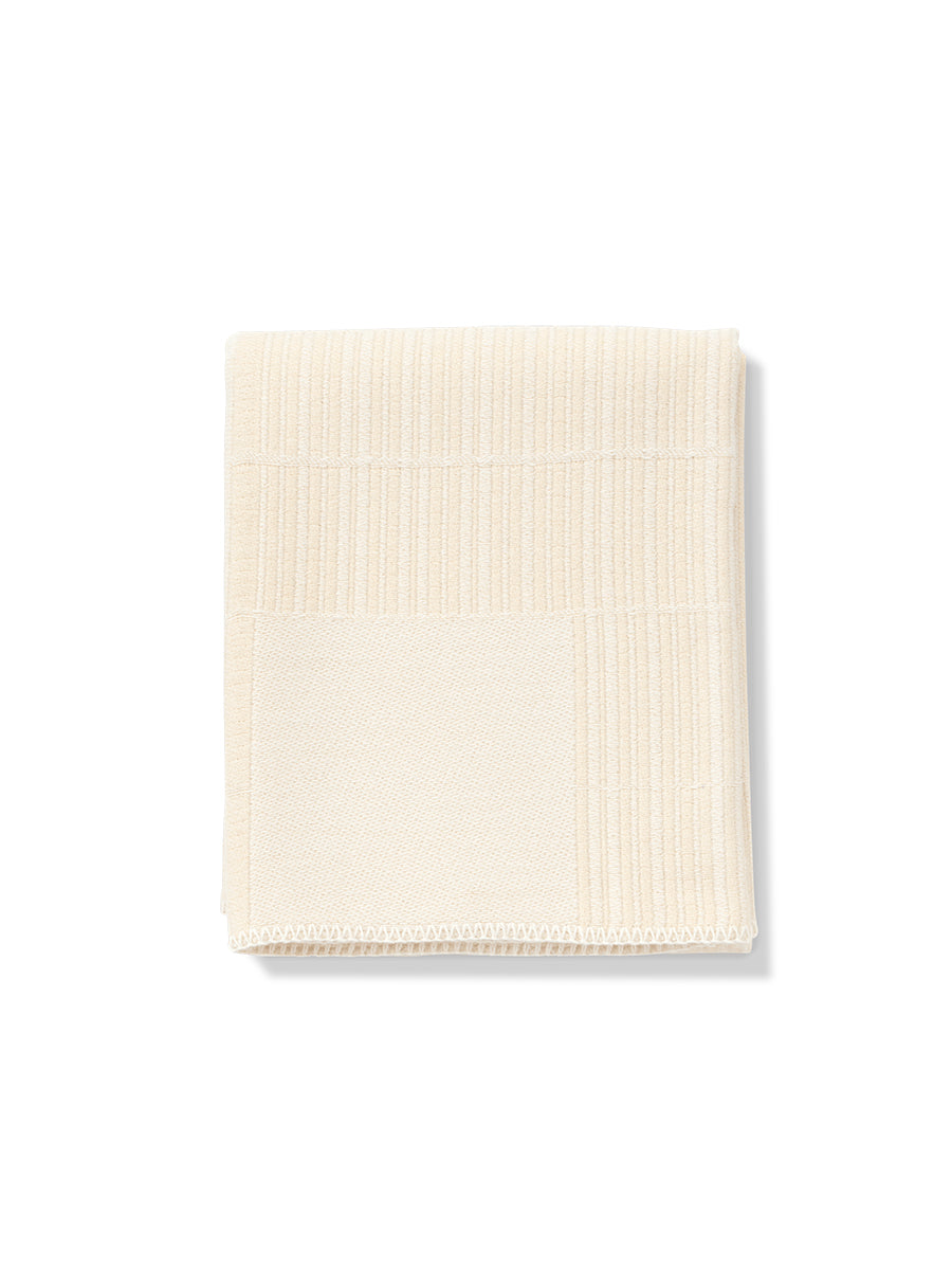 Grid Throw von Fredericia Furniture - Off-White - Jacobsen Plus