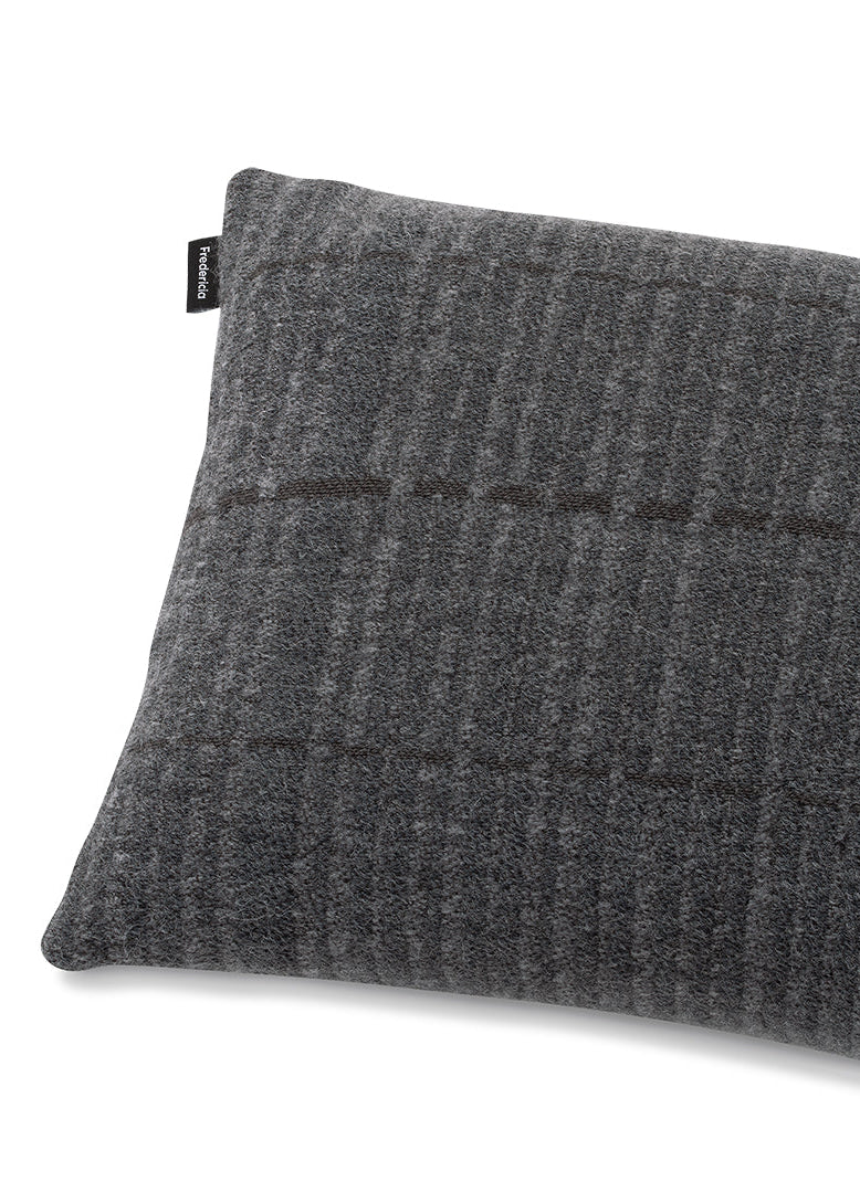 Grid Decorative Cushion von Fredericia Furniture - 1 - Jacobsen Plus