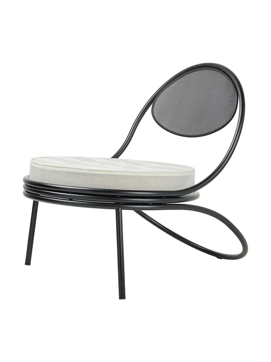 Copacabana Lounge Chair, black semi matt von GUBI - 1 - Jacobsen Plus