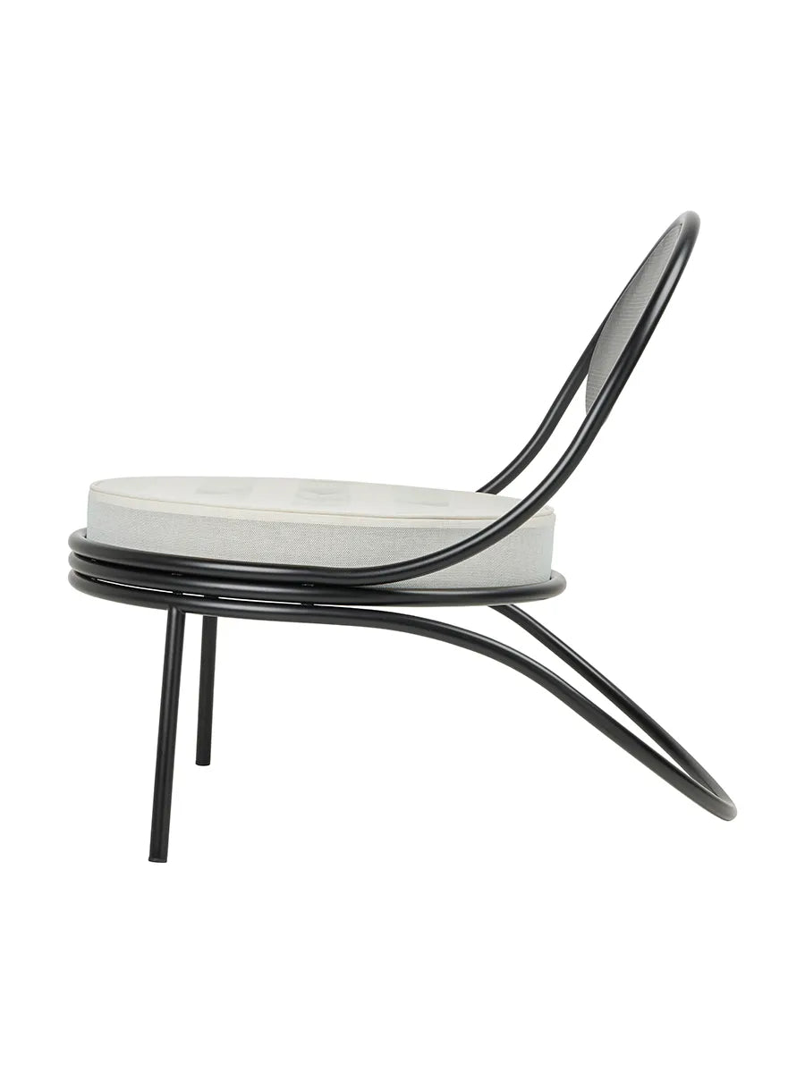 Copacabana Lounge Chair, black semi matt von GUBI - 7 - Jacobsen Plus