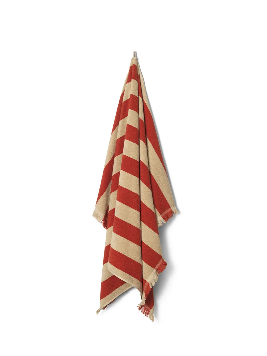 Alee Beach Towel, light camel/rot von Ferm Living - 1 - Jacobsen Plus