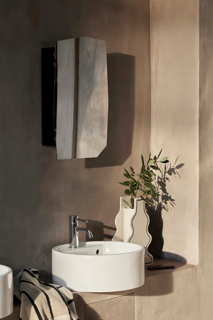 Shard Mirror Cabinet von Ferm Living - 2 - Jacobsen Plus