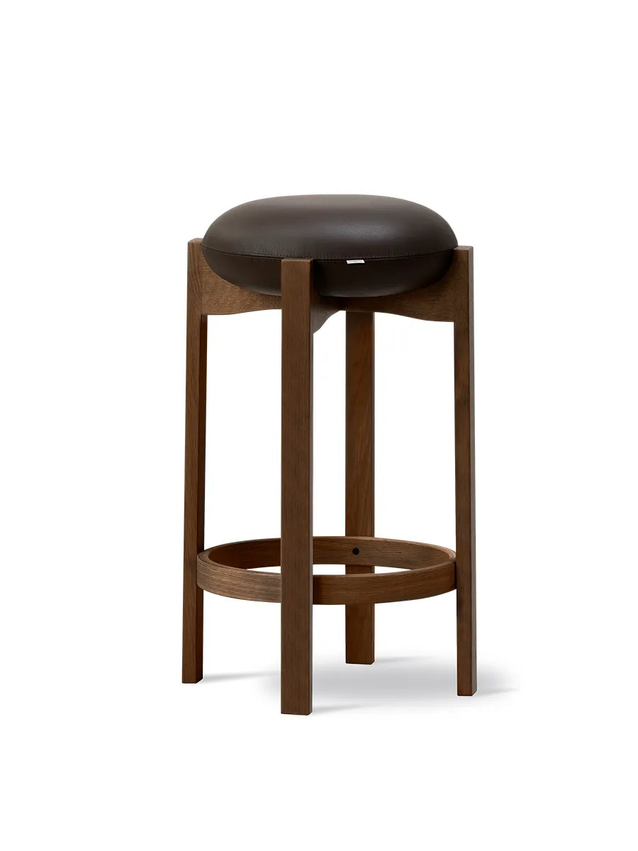 Pioneer Bar Stool, geräucherte Eiche/primo 86 von Fredericia Furniture - 1 - Jacobsen Plus