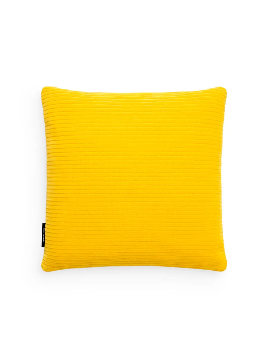 Phlox Cushion in Gelb, 45 x 45 cm von Kvadrat - 1 - Jacobsen Plus