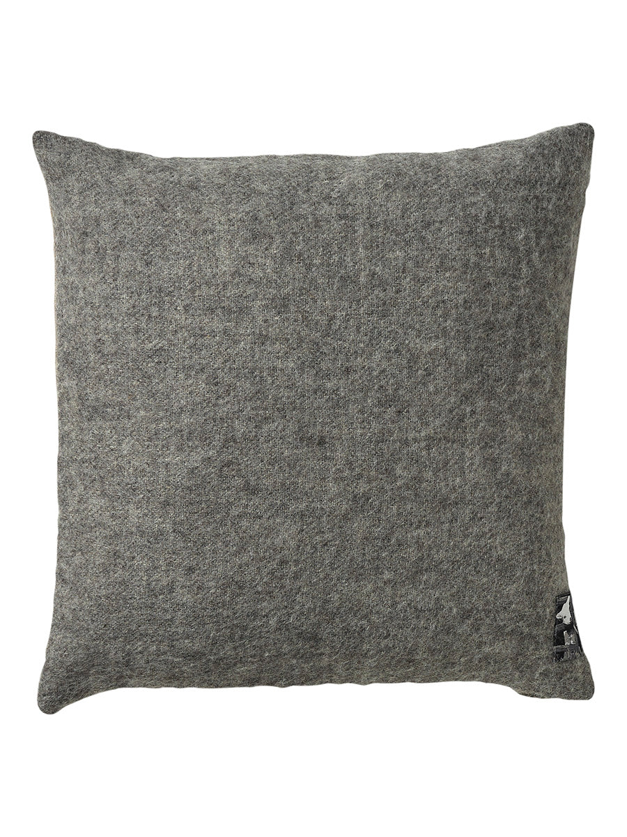 Gotland pude, 60x60 cm fra Silkeborg Uldspinderi - Nordic Grey - Jacobsen Plus