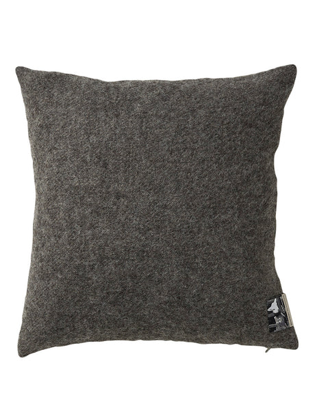 Gotland Kissen, 60x60 cm von Silkeborg Uldspinderi - Dunkles nordisches Grau - Jacobsen Plus
