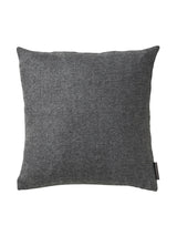Arequipa Kissen, 40x40 cm von Silkeborg Uldspinderi - Dunkelgrau - Jacobsen Plus