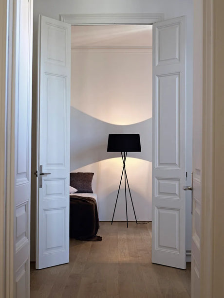 Tripode Stehleuchte von Santa and Cole, natural (G5) - 4 - Jacobsen Plus