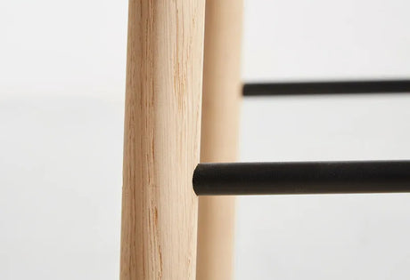 Mono Barhocker von Woud - Lav (Sitzhöhe 65 cm) / Schwarz - Jacobsen Plus