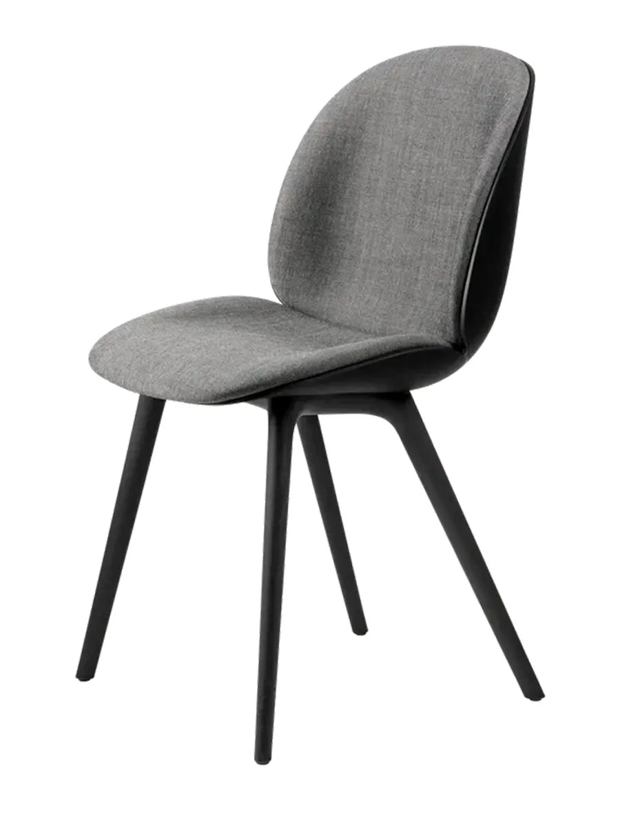 Beetle Chair, forsidepolstret, sort skal fra GUBI