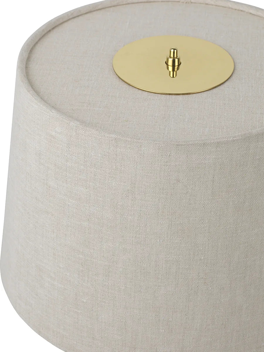 9205 Tischleuchte von GUBI