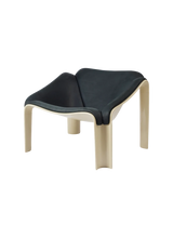 F300 Lounge Chair von GUBI - Pastel Green - Dunes Sørensen Leather 21003 Black - Jacobsen Plus