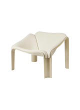 F300 Lounge Chair von GUBI - Pastellgrün – Smooth Leather Cream - Jacobsen Plus