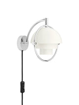 Multi-Lite væglampe fra GUBI - Hvid skærm - krom stel - Jacobsen Plus
