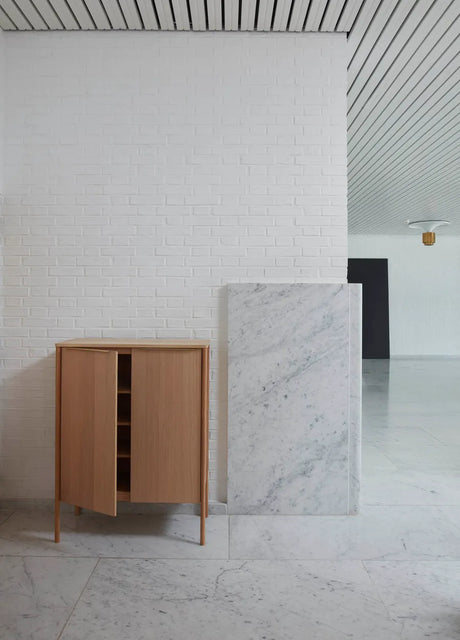 Skagerak Jut High Cabinet von Fritz Hansen - Geölte Eiche - Jacobsen Plus