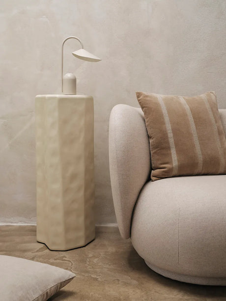 Senti Stripe Kissen von Ferm Living - Carob Brown - Jacobsen Plus